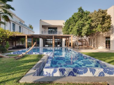 Expansive, Ultra-luxury Mansion Villa in Emirates Hills