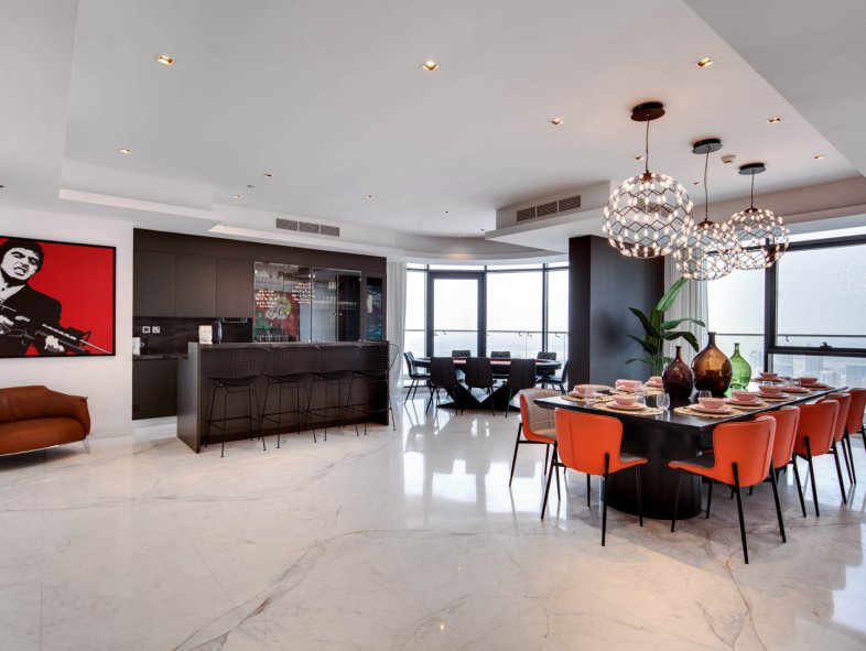 Elegant Full Floor Penthouse Apartment in Downtown Dubai