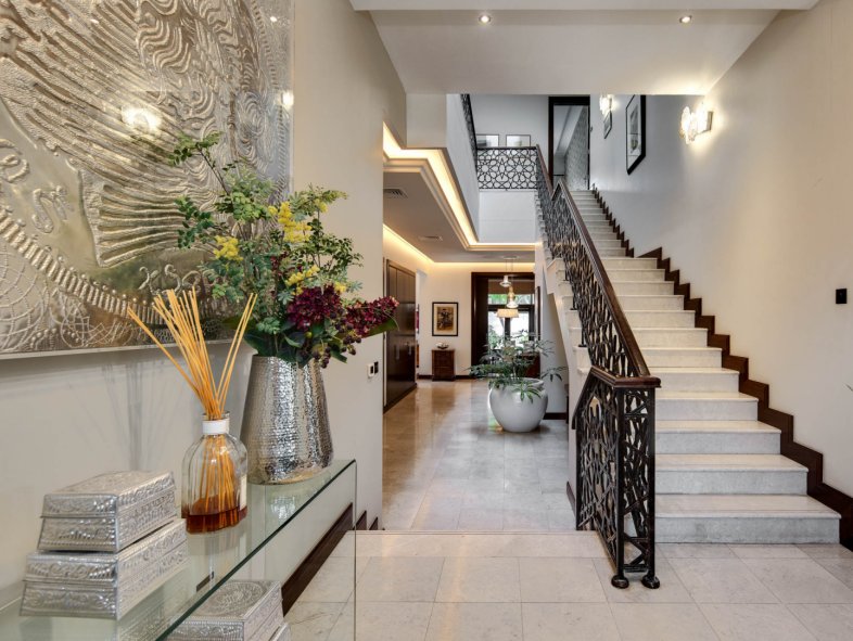 Upgraded Villa with Solar Panel Energy System