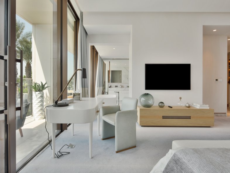 Five Star Beachfront Apartment in Luxury Palm Jumeirah Residence