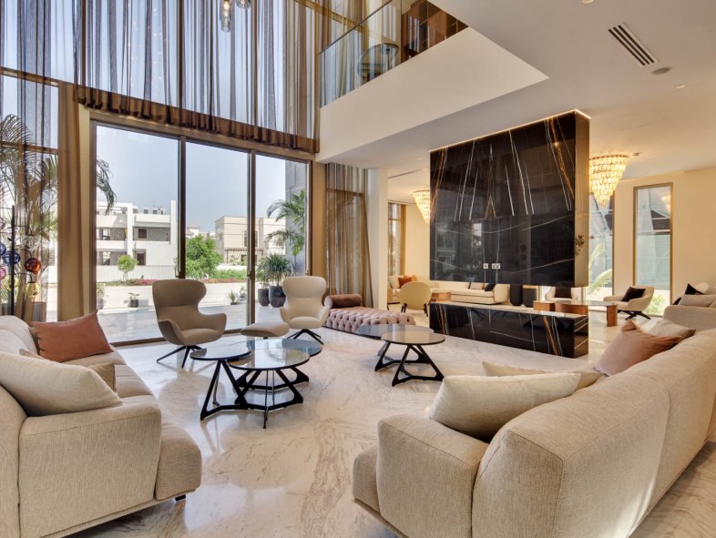 Custom-built Designer Villa with Pool in Dubai Hills Estate