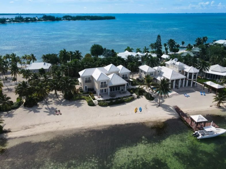 Ultra Luxurious 8 BR In Cayman Kai, Grand Cayman, Cayman Islands