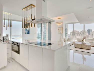 Five Star, Beach View Apartment on Jumeirah Beach Residence