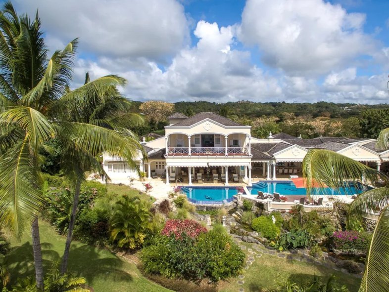 Beautiful 7 BR Estate In Saint James, Barbados