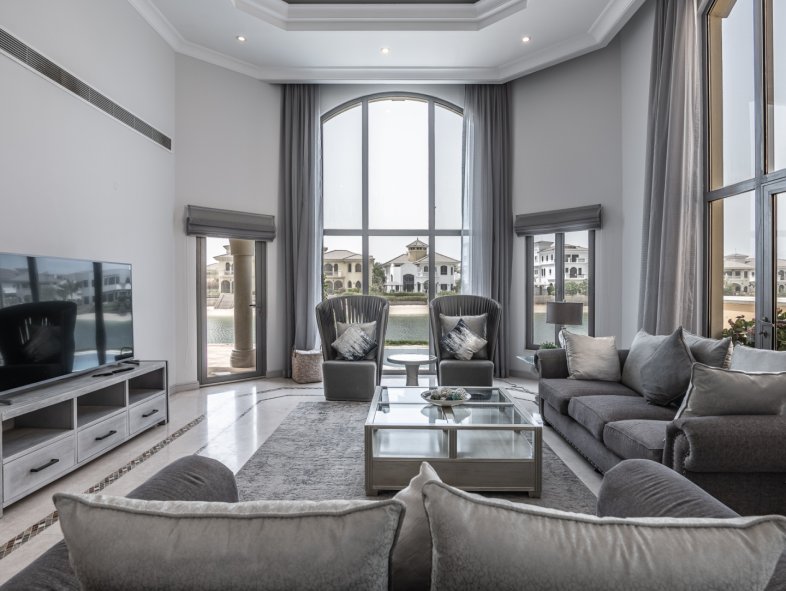 Fully Furnished Beachfront Villa on Palm Jumeirah