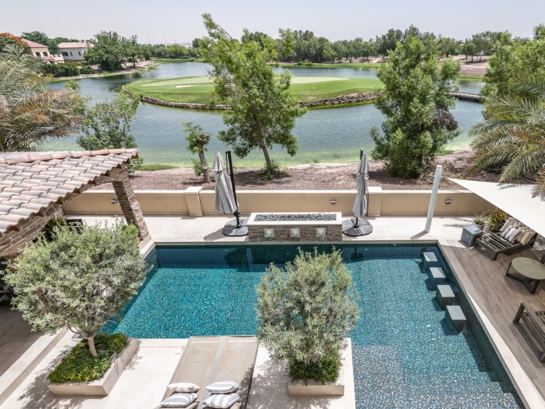 Exceptional, Fully Renovated Luxury Villa in Jumeirah Golf Estates