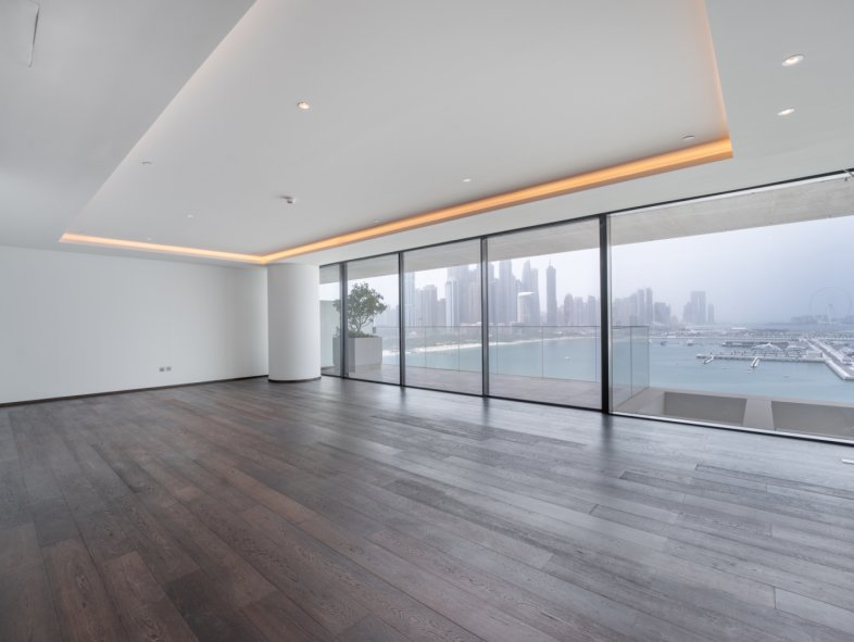 Ultra-luxury Sea View Apartment on Palm Jumeirah
