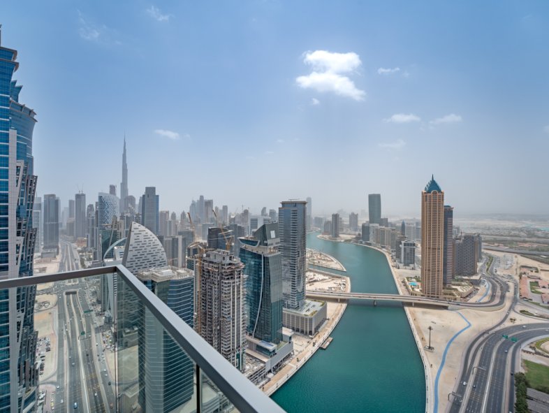 Chic and Contemporary Luxury Apartment in Business Bay