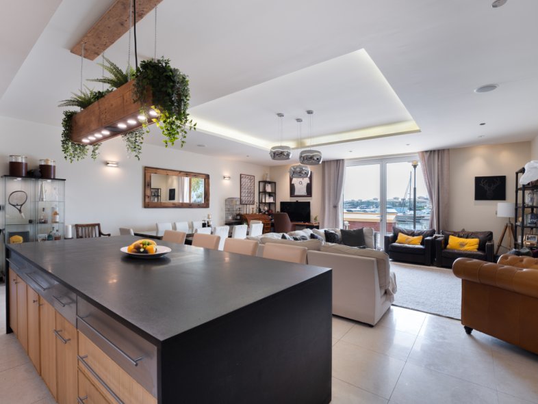 Sea View Luxury Apartment at Tiara Residences