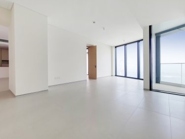 Refurbished Luxury Apartment with Sea View on Jumeirah Beach Residence