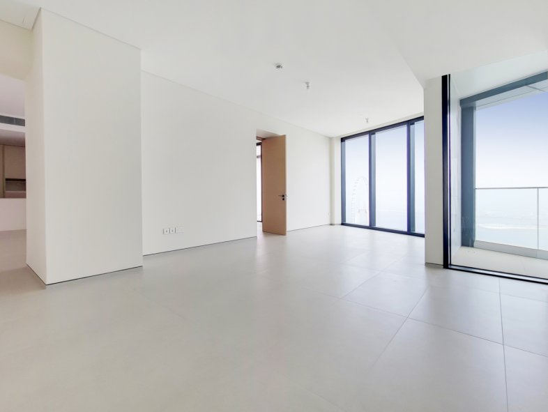 Refurbished Luxury Apartment with Sea View on Jumeirah Beach Residence