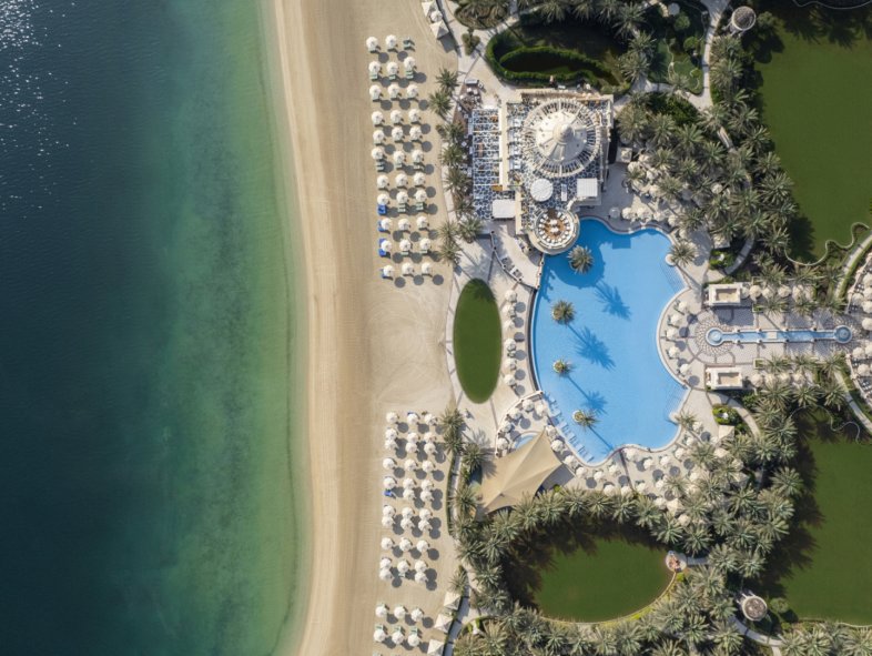 An Exclusive Waterfront Penthouse at Raffles The Palm LUXHABITAT