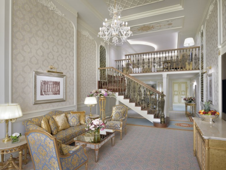A Sophisticated High-end Residence at Raffles The Palm
