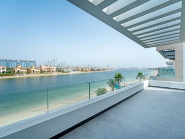Stunningly Upgraded Beachfront Villa on Palm Jumeirah