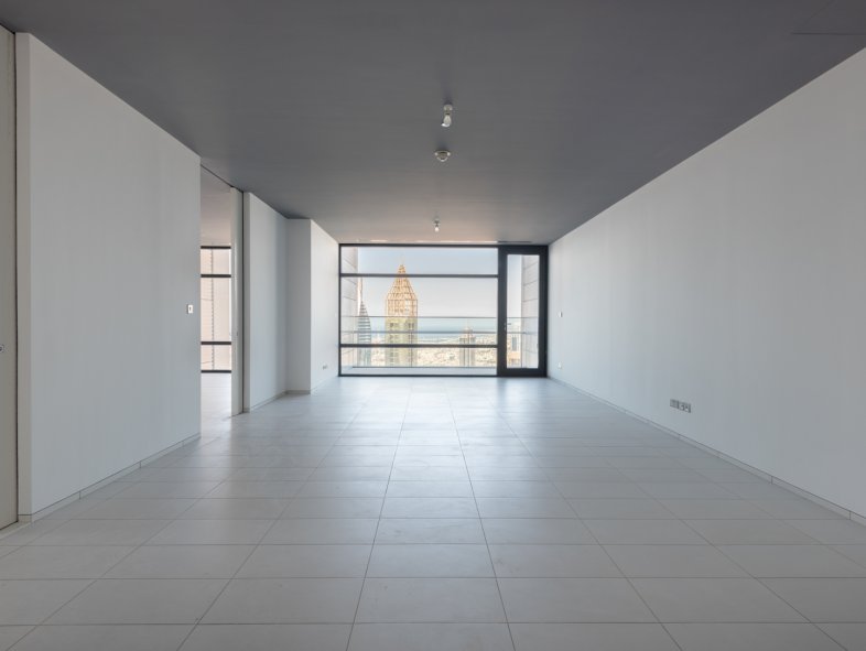Modern, Luxury Apartment with Sea Views in DIFC