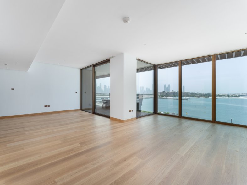 Stunning Waterfront Apartment on Jumeirah Bay Island