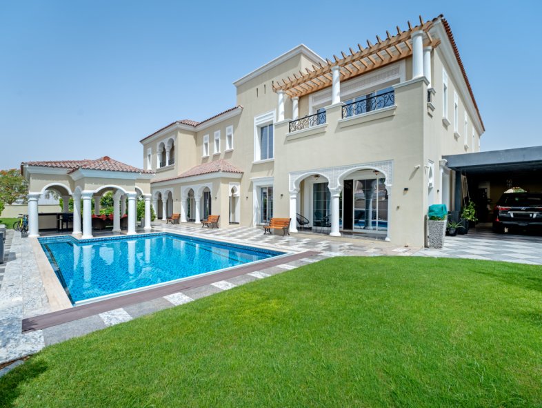 Exclusive Fully Upgraded and Extended Luxury Villa in Arabian Ranches