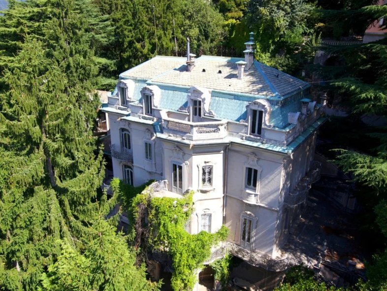 Prestigious Period Villa Overlooking Lake Como