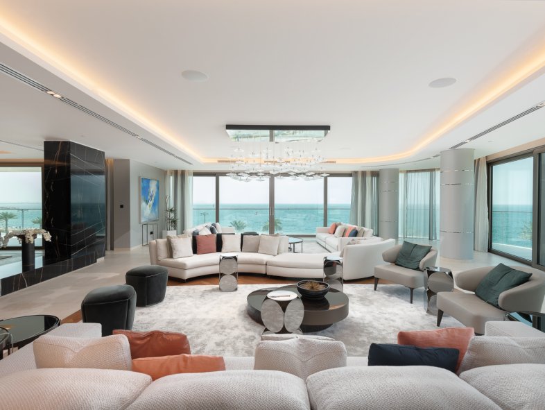 Stunning Apartment with Sea Views on Palm Jumeirah