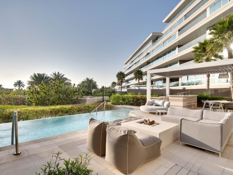Fully Upgraded Luxury Apartment in W Residences