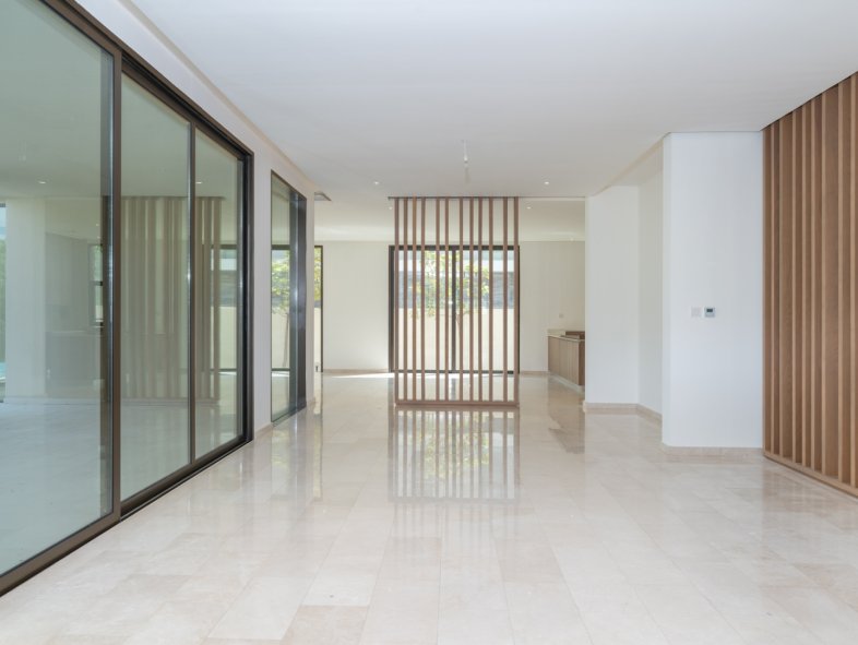 Luxury Villa with Golf Course Views and Private Pool