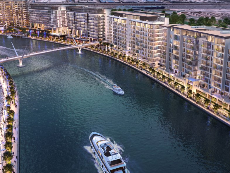 Deluxe 2-bedroom Apartment with Canal and Safa Park Views in Al Wasl