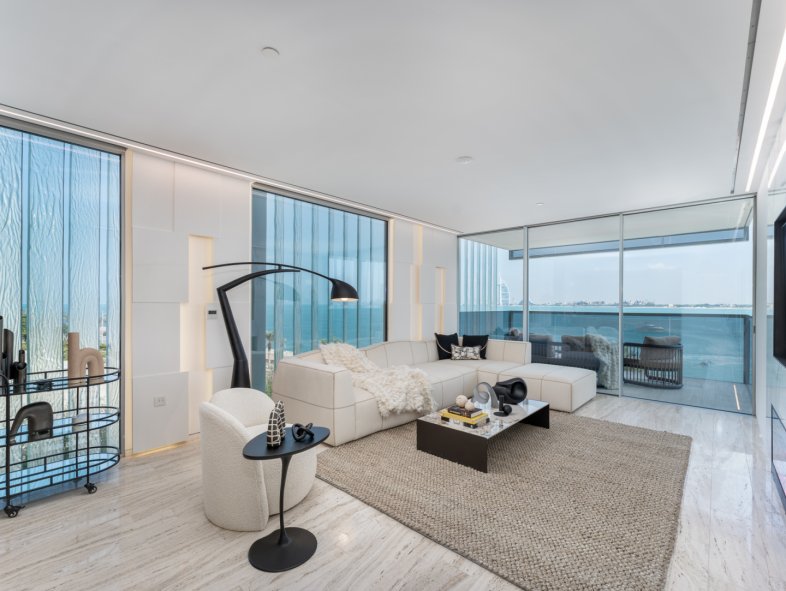 Luxury Apartment with Arabian Gulf views in Palm Jumeirah