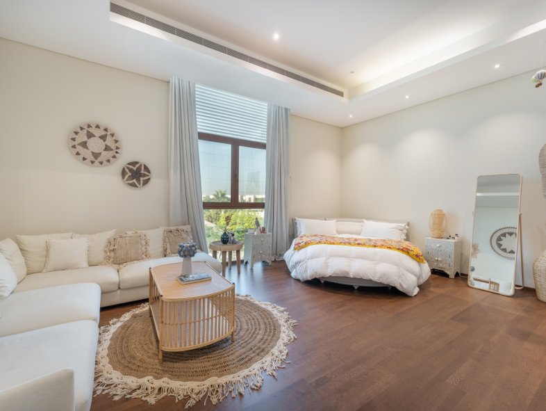 Luxury 5 bedroom villas for rent in Meydan Gated Community LUXHABITAT