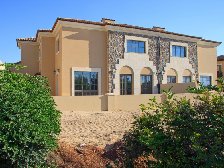 Frontline direct golf course view Muirfield Villa