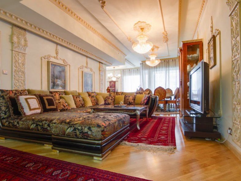 Elegant and luxuriously decorated Apartment in Emaar Six