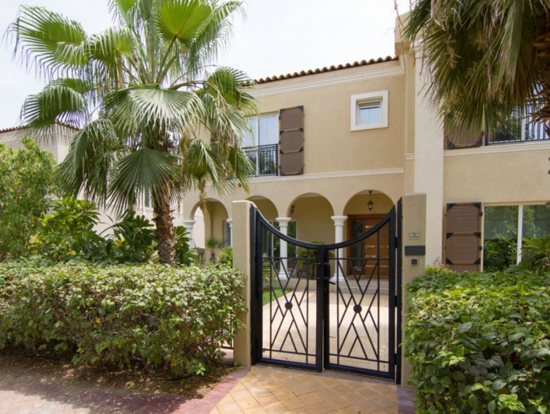 Family Villa with private pool in Green Community