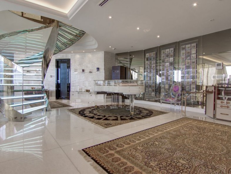 Opulent Duplex Penthouse with Remarkable Views