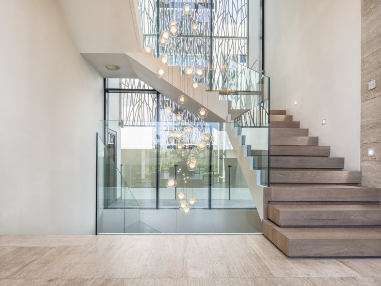 Contemporary Hillside villa in Jumeirah Golf Estates