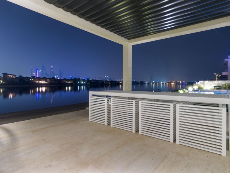 Contemporary 6 Bed Masterpiece Beachfront Villa