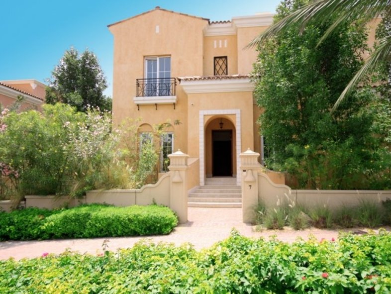 Elegant 5 bedroom detached Spanish style villa