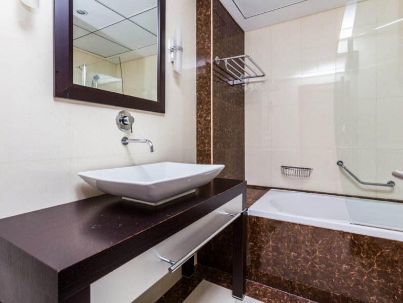 1 bed Apartment in Green Lakes Towers ID7425 Luxhabitat Sotheby's