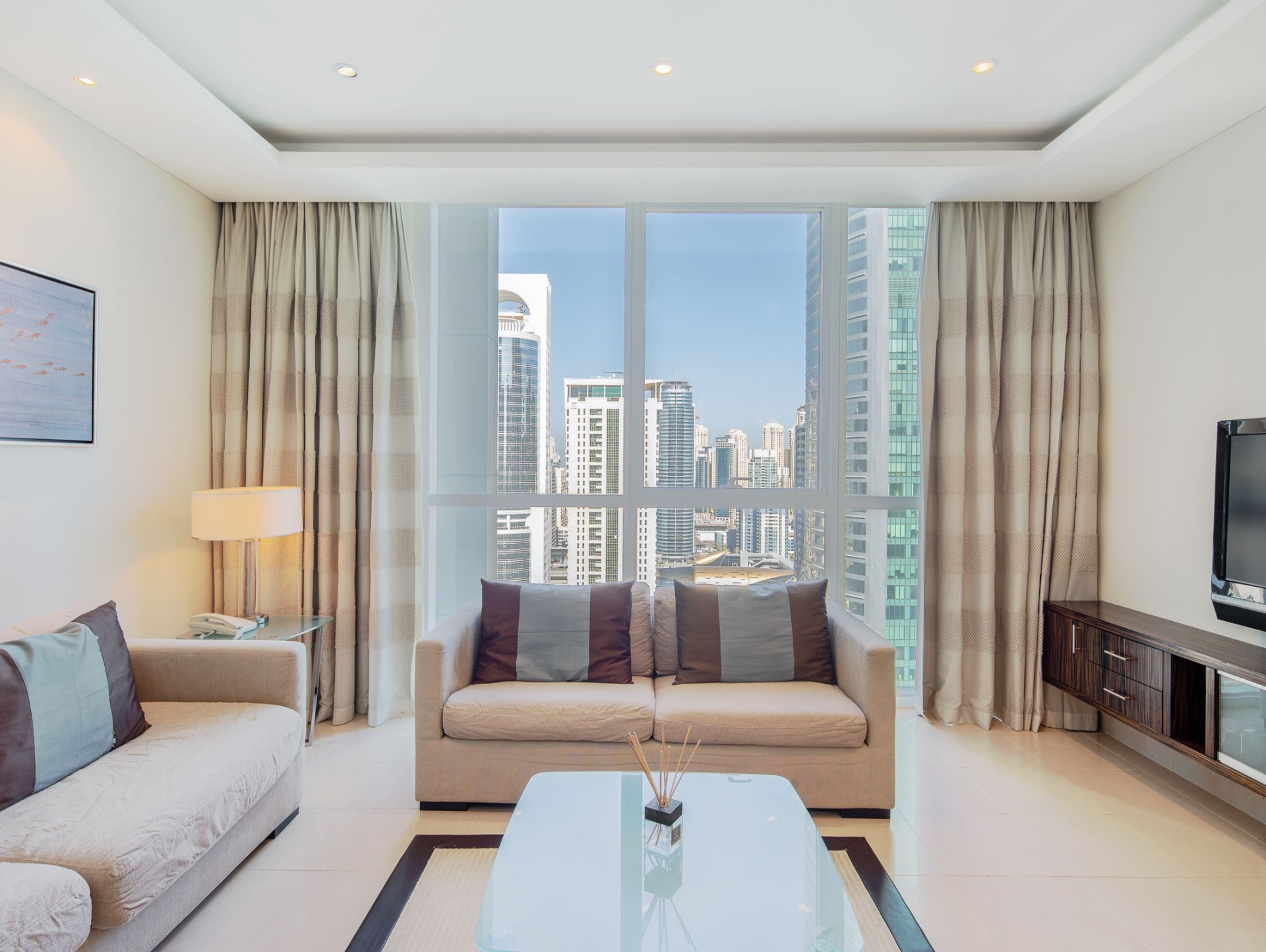 For rent 1 bedrooms apartment in Bonnington Tower, Jumeirah Lake Towers