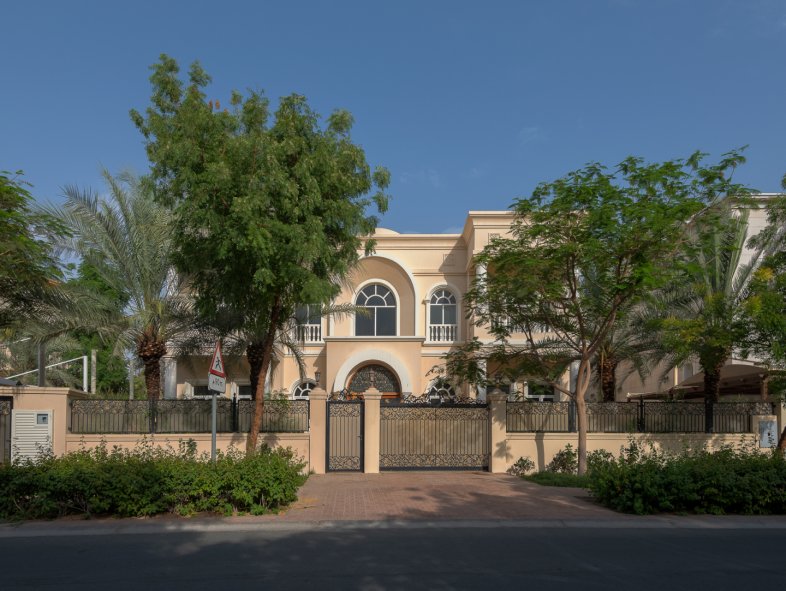 Customisable luxury villa in Emirates Hills