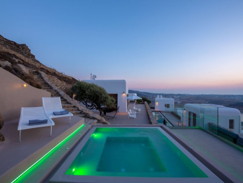 Ftelia, Lanville
Mykonos, Southern Aegean, 84600 Greece