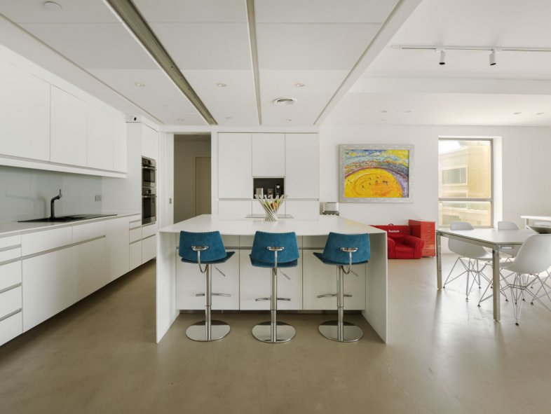 Upgraded Apartment with Panoramic Views in JBR