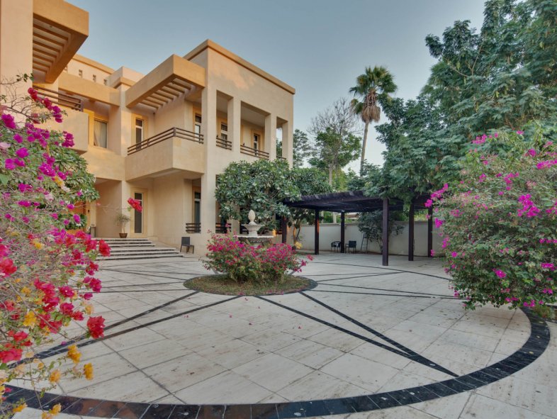 Lake view luxury villa in Emirates Hills