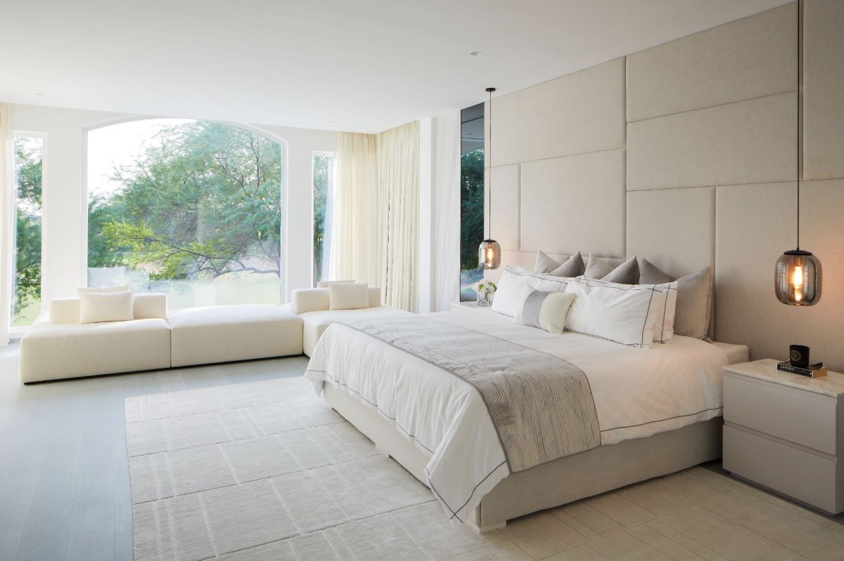 Jumeirah Golf Estates villa master bedroom | Luxhabitat Dubai