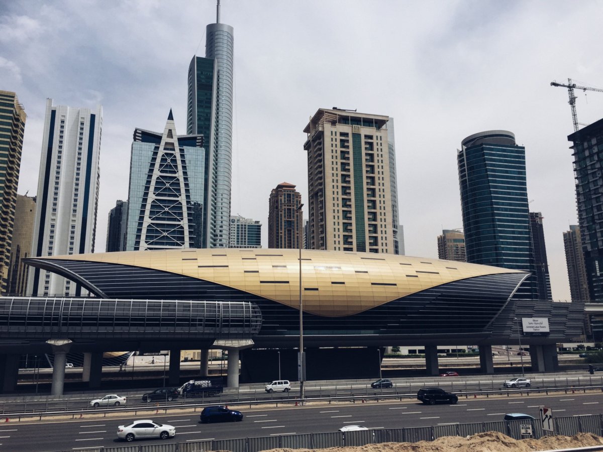 Dubai Metro Guide